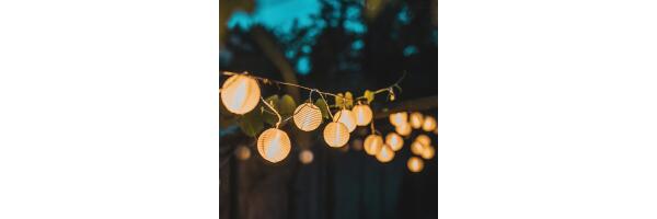 Dekorative Gartenbeleuchtung&amp;Lichterketten